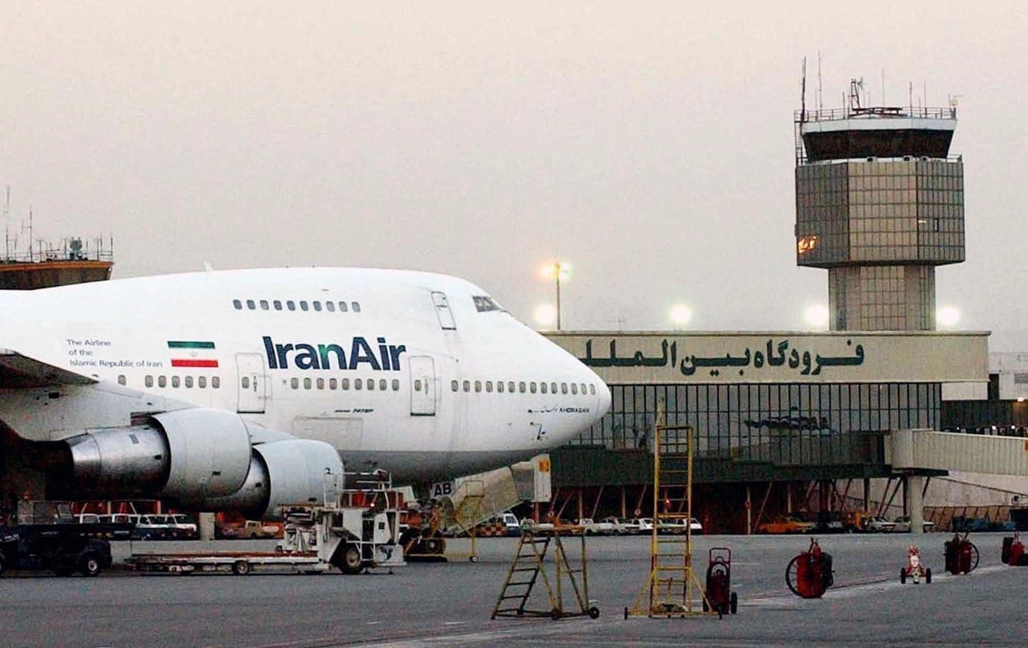 فڕۆکەیەک لە فڕۆکەخانەی میهرئابادی ئێران. وێنە: AP