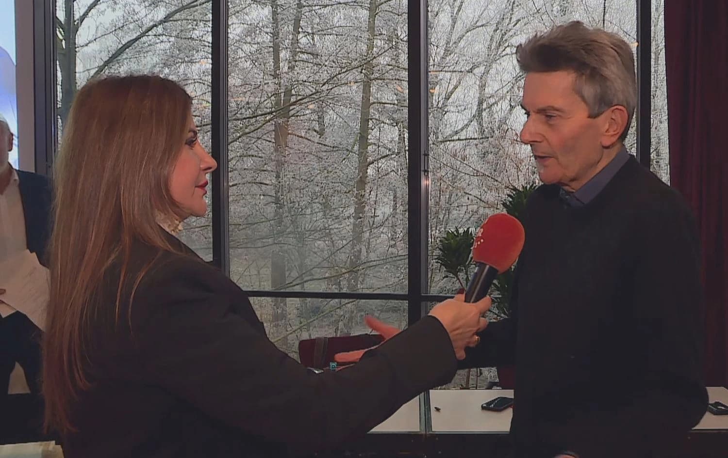 Rolf Mutzenich pirsên Ala Şaliyê bersivandin / Wêne: Ji ber dîmenan