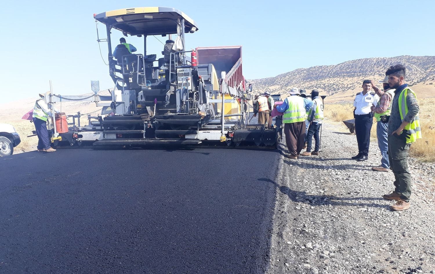 وێنەیەکی ئەرشیڤیی کارکردن لە رێگەی هەولێر - کۆیە