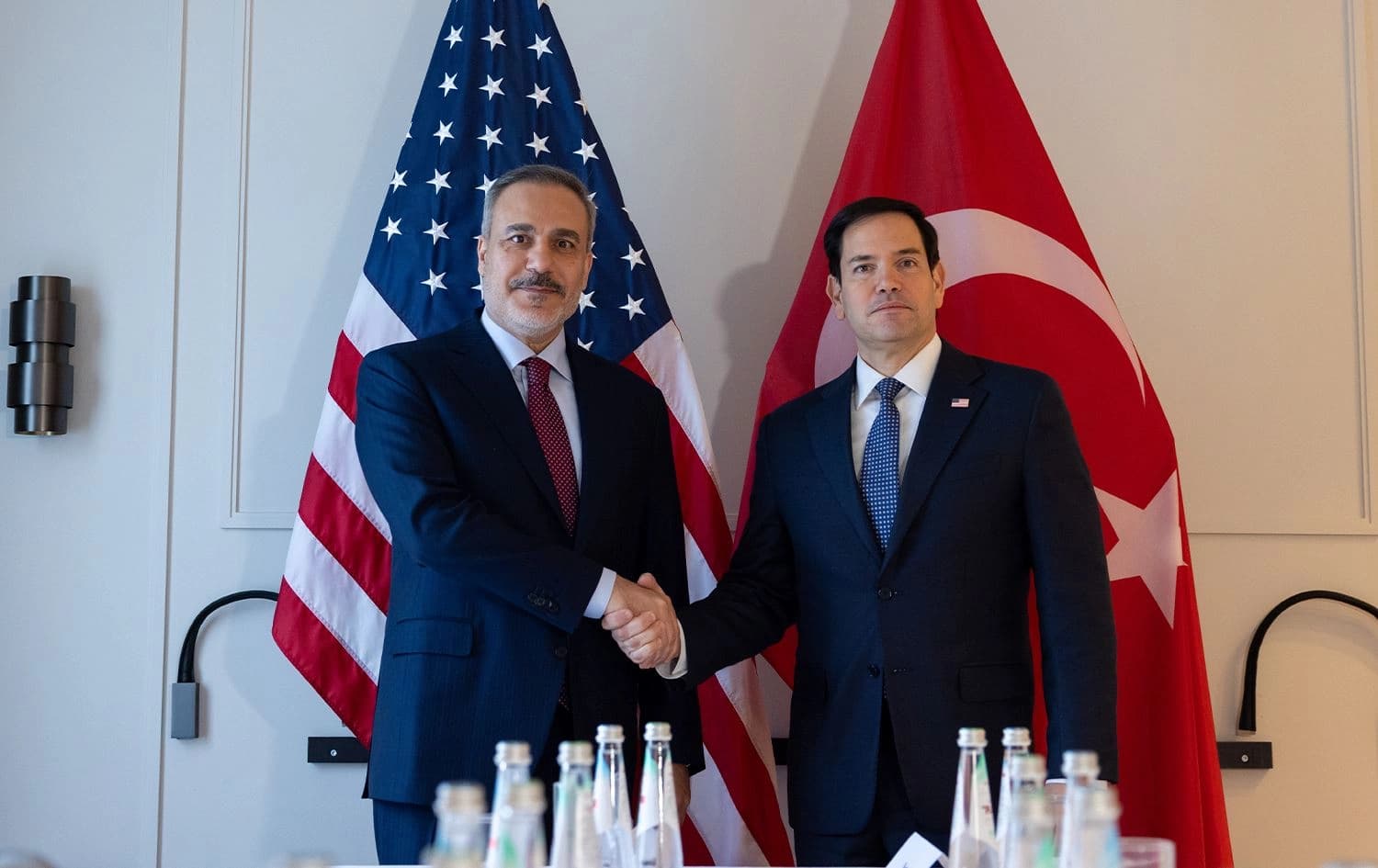 Foto: Türkiye Dışişleri Bakanı Hakan Fidan (solda), 61. Münih Güvenlik Konferansı kapsamında ABD Dışişleri Bakanı Marco Rubio (sağda) ile bir araya geldi /AA