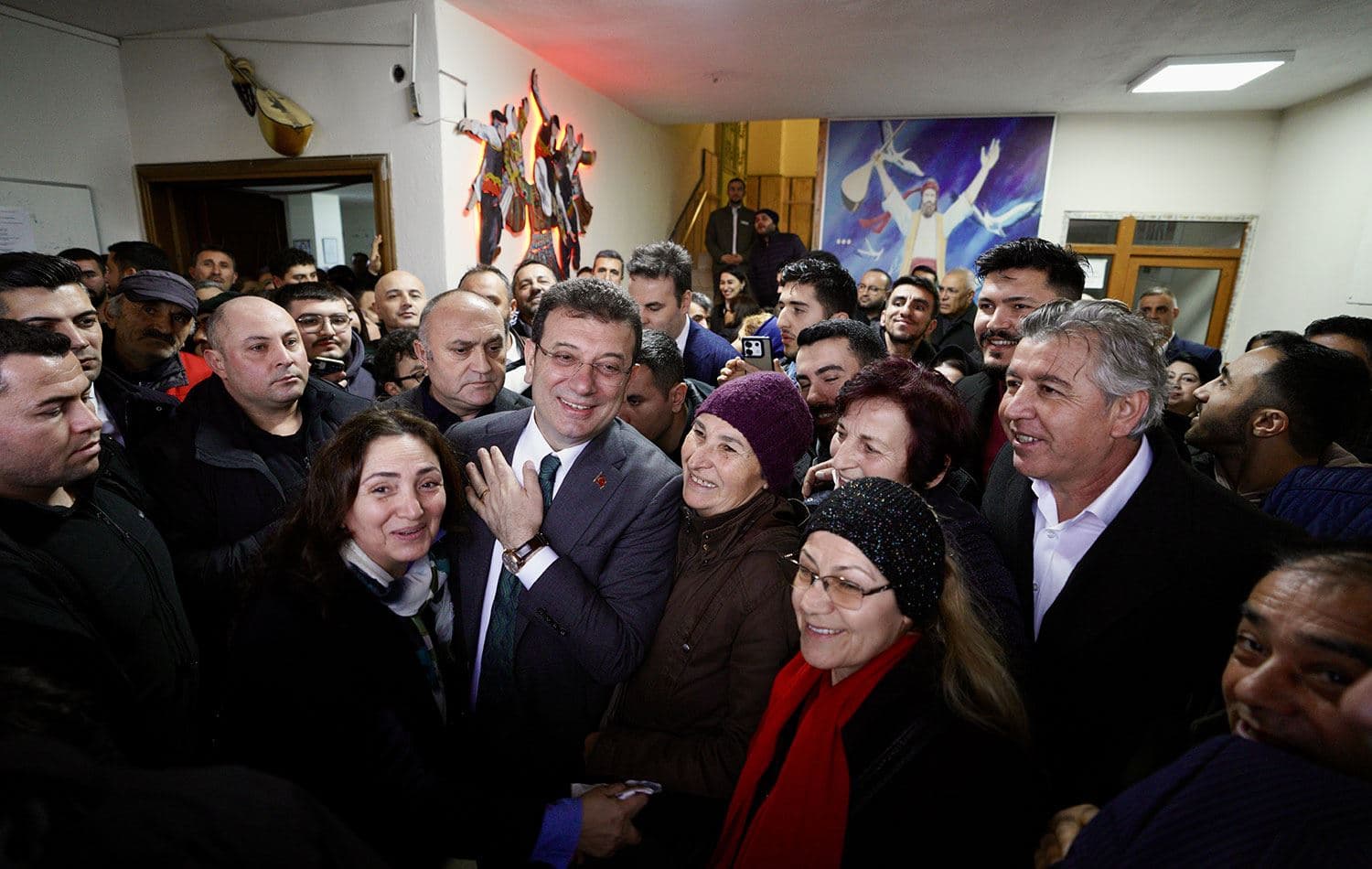 İBB Başkanı İmamoğlu (ortada). / Foto: AA