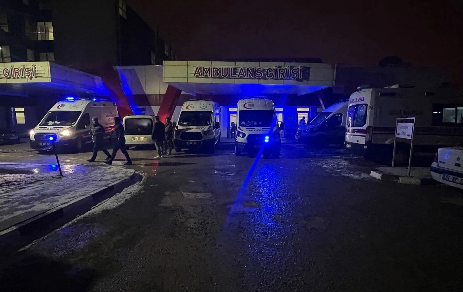 Ber nexweşxaneyê /Wêne: AA