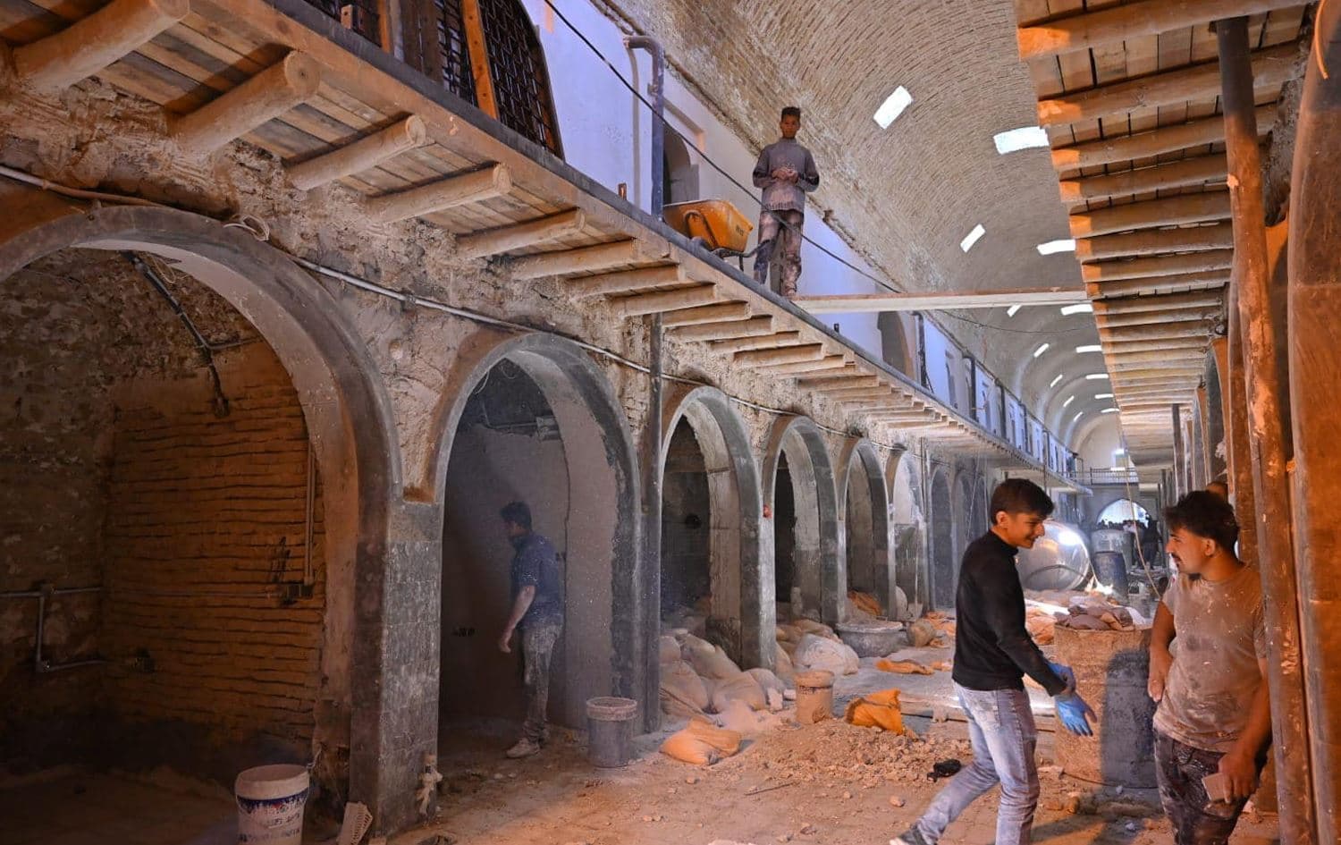 Workers renovating the Qaysari bazaar in Erbil. File photo: Rudaw