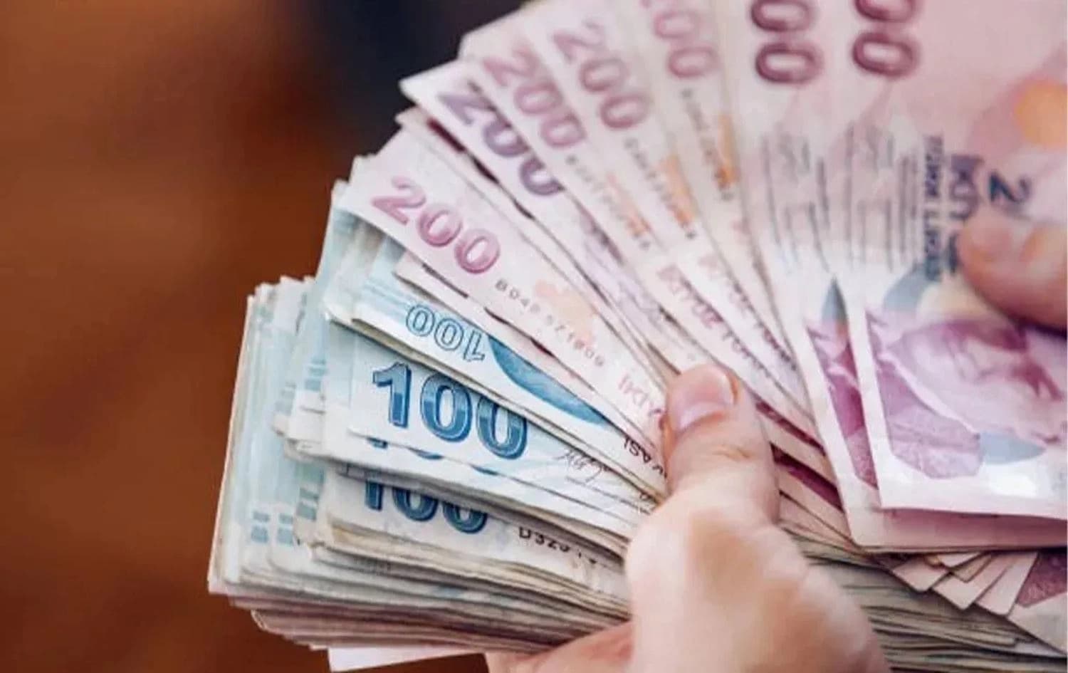 Emeklilerin hesaplarına bin liralık fark yatırılacak / Fotoğraf: AA