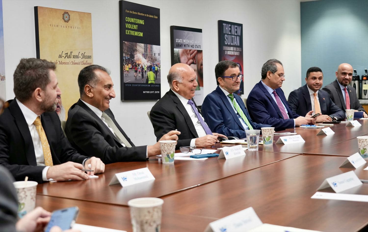 Iraqi Foreign Minister Fuad Hussein (3th from left) attends a roundtable hosted by the Washington Institute for Near East Policy during his visit to Washington, on April 28, 2025. Photo: Iraqi foreign ministry