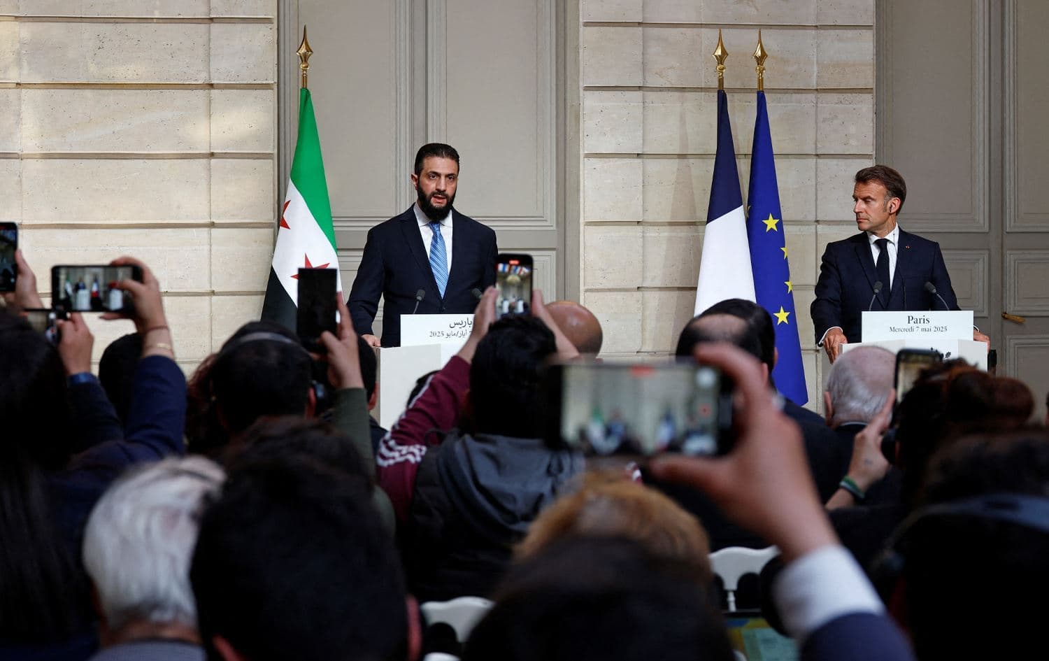 Fransa Cumhurbaşkanı Emmanuel Macron, Elysee Sarayı'nda Suriye Cumhurbaşkanı Ahmed El-Şara ve Dışişleri Bakanı Asaad El-Şeybani’yi kabul etti