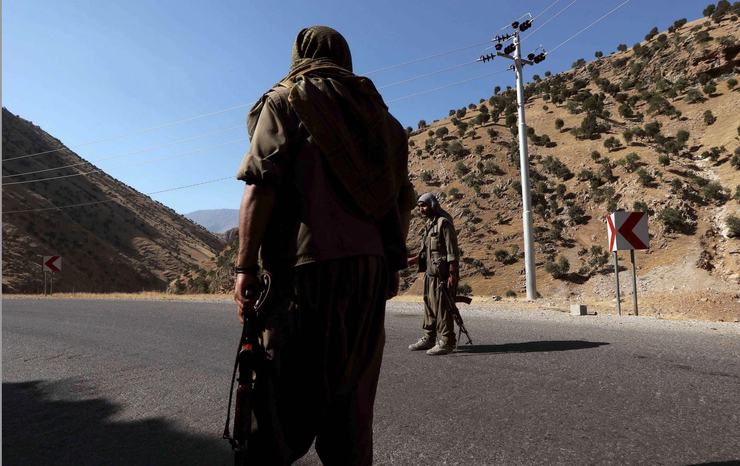 وێنەی دوو گەریلا لە هەرێمی کوردستان