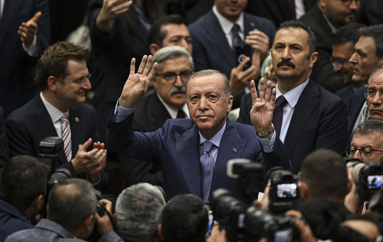 Erdogan tevlî civîna koma partiya xwe bû / Wêne: AA
