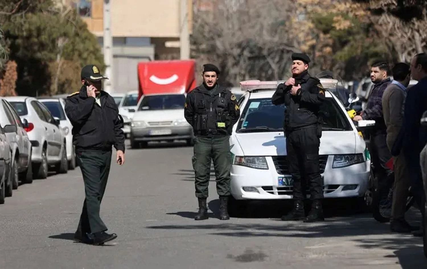 چەند ئەندامێکی هێزە ئەمنییەکانی ئێران