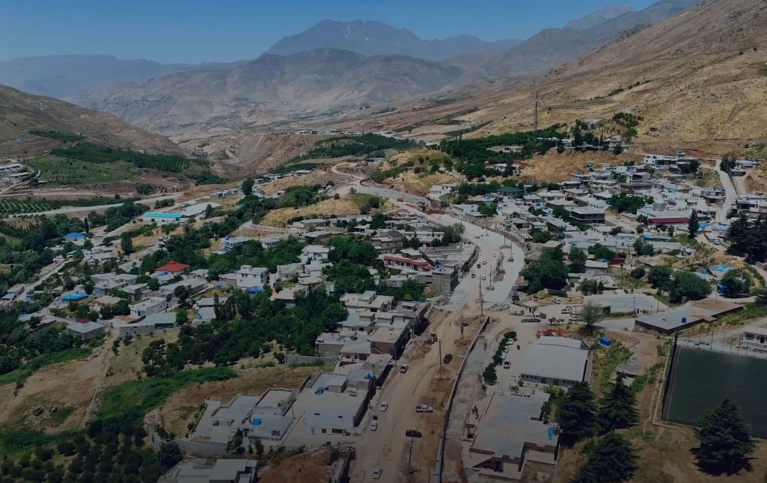 دیمەنێکی گشتیی حاجی ئۆمەران