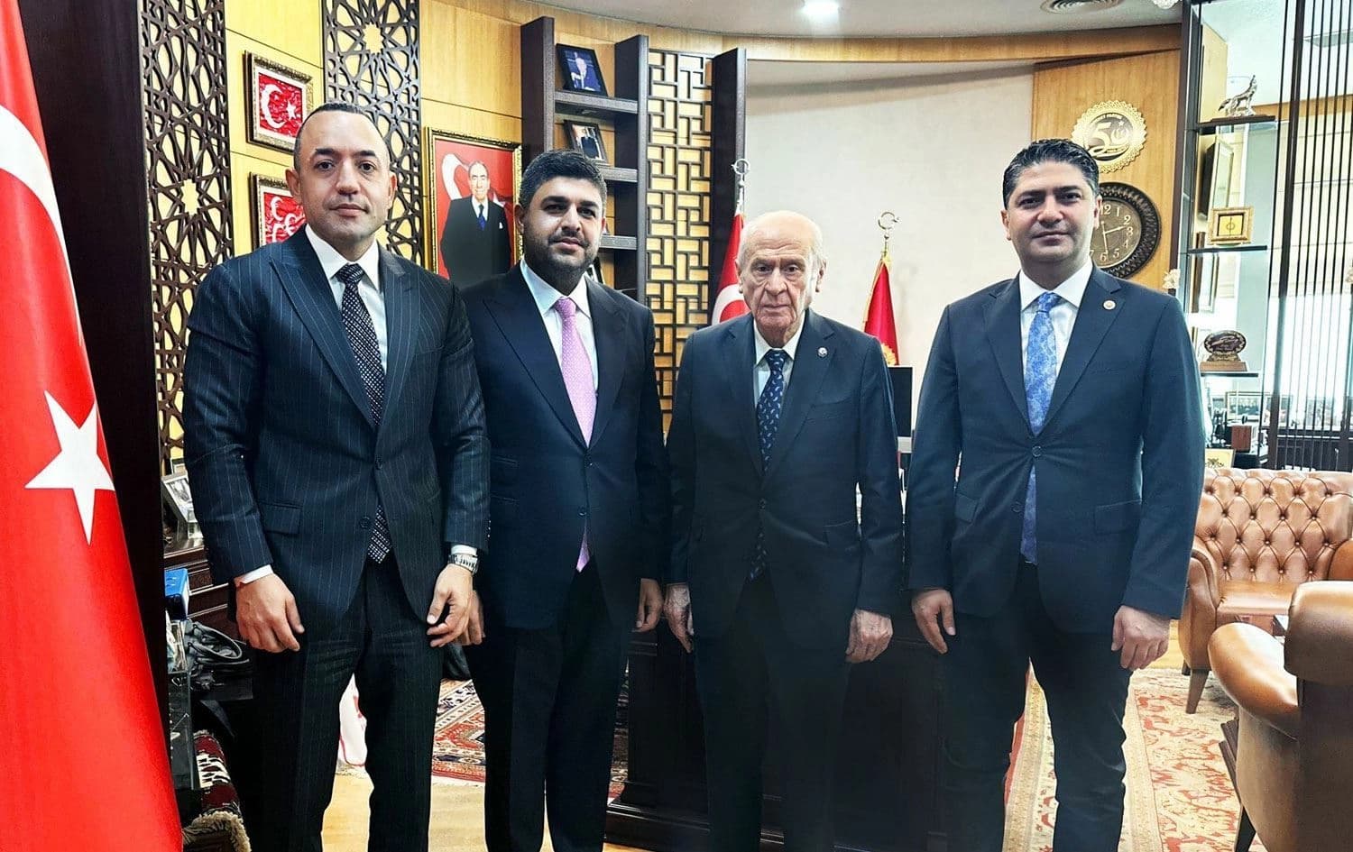 Devlet Bahçelî nûnerên medyaya Tirkiyeyê re axivî/Wêne: ANKA