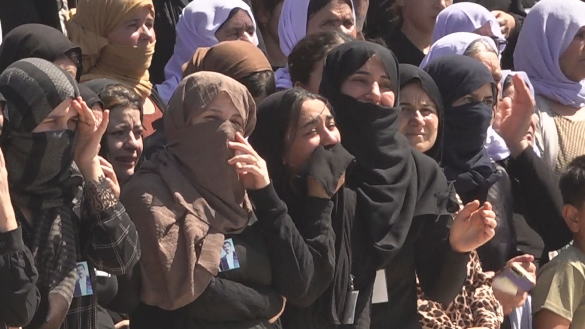 Families of Yazidi victims mourn their loved ones during a burial ceremony for the remains in Shingal on August 13, 2025. Photo: Screengrab/Rudaw