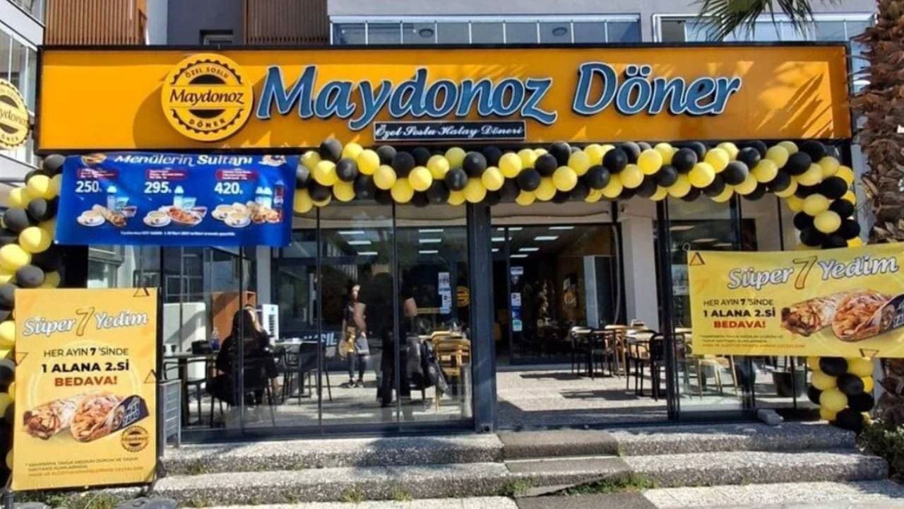 Maydonoz Döner'e ait bir şubeden kare