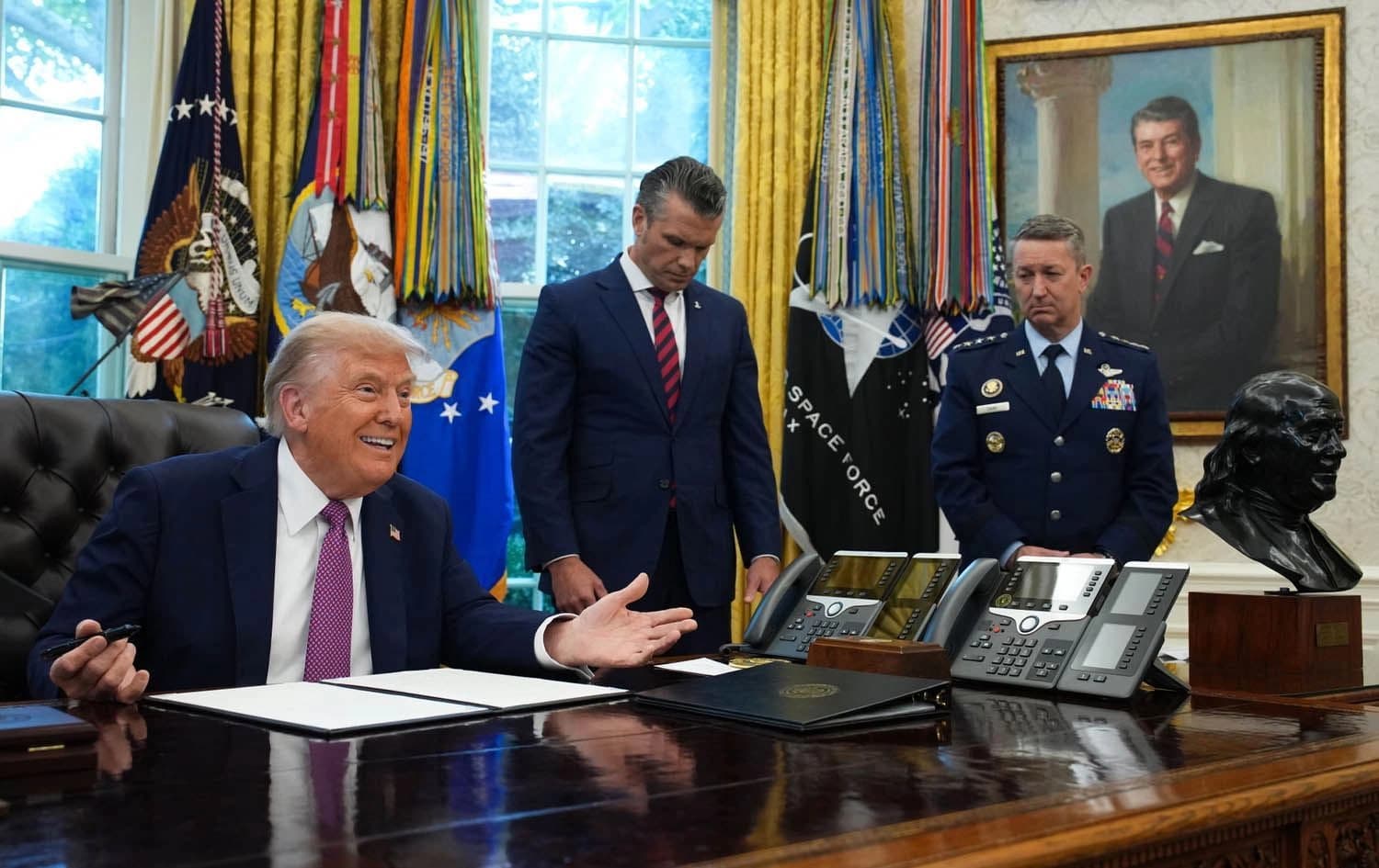 Donald Trump ferman îmze kir / Wêne: Kevin Dietsch, Getty Images