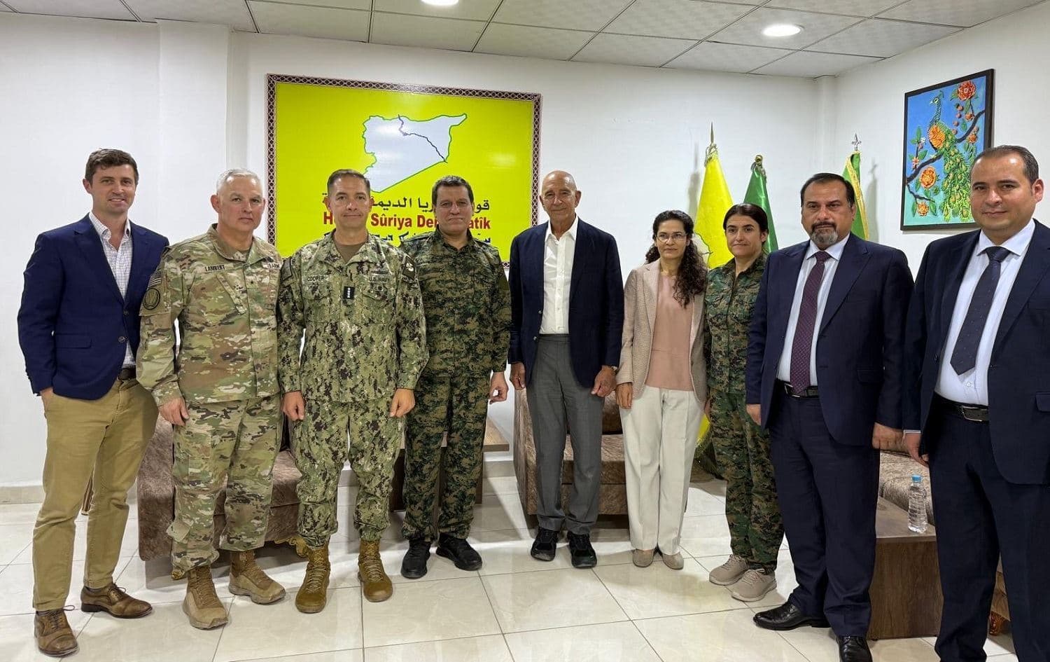 DSG Genel Komutanı Mazlum Abdi, ABD’nin Suriye Özel Temcilsici Barrack ile görüştü