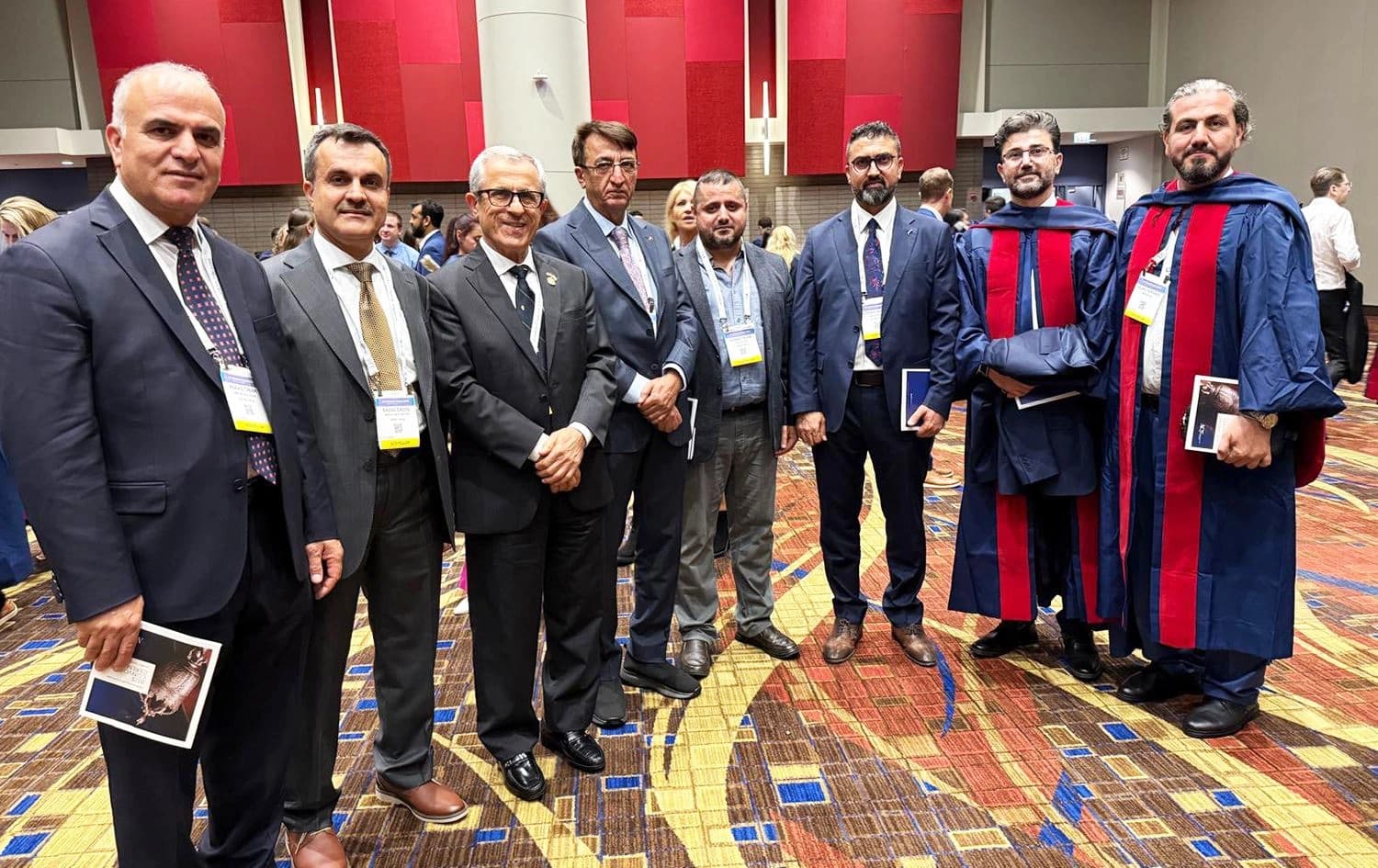 پسپۆڕە کوردەکان کە بەشداریی کۆنفرانسە نێودەوڵەتییەکەی کۆلێژی نەشتەرگەرانی ئەمریکا کردووە.