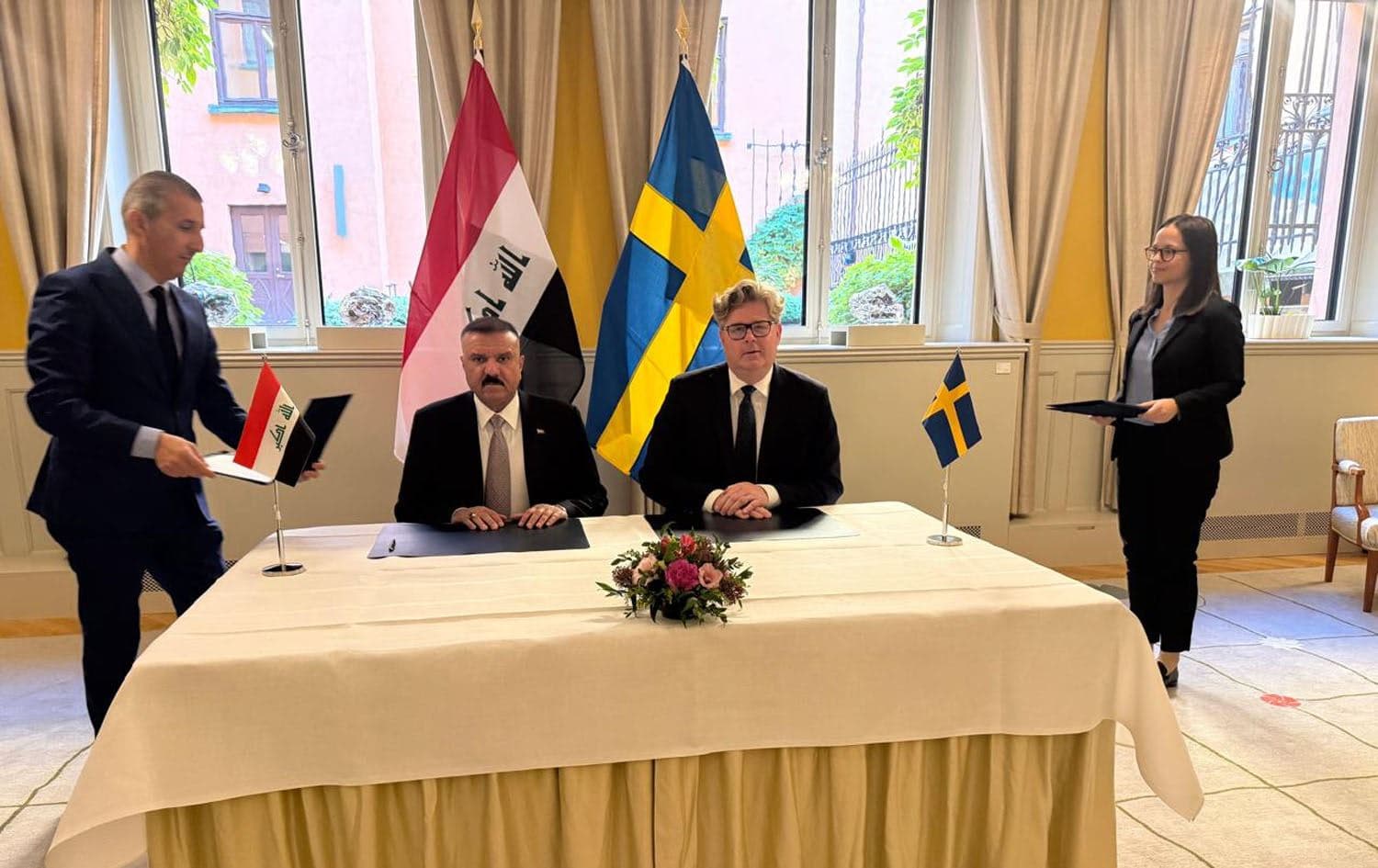 Iraqi Interior Minister Abdul-Amir al-Shammari (left) meets with Swedish Justice Minister Gunnar Strömmer (right) in Stockholm, October 10, 2025. Photo: Iraqi Interior Ministry