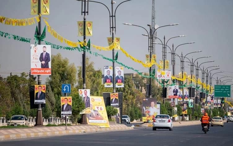پۆستەری بەربژێران لەسەر شەقامەکانی هەولێر. وێنە: بڵند تاهیر- رووداو