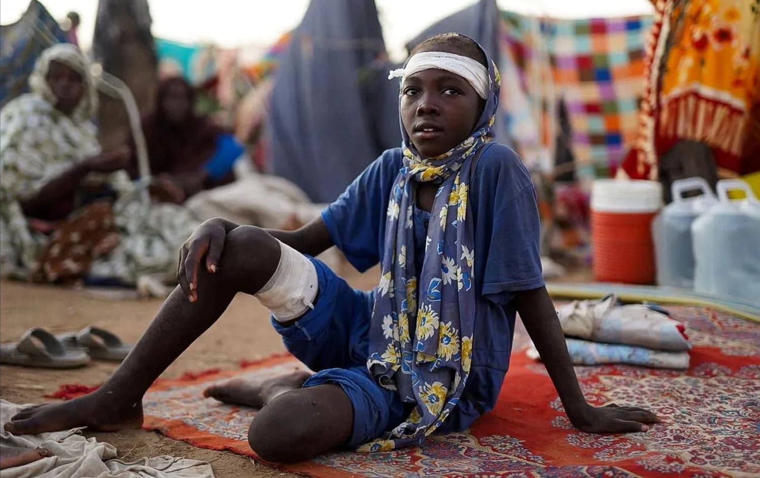 خەڵکی بەهۆی شەڕەوە لە شاری فاشری سوودان ئاوارە دەبن. وێنە: Reuters