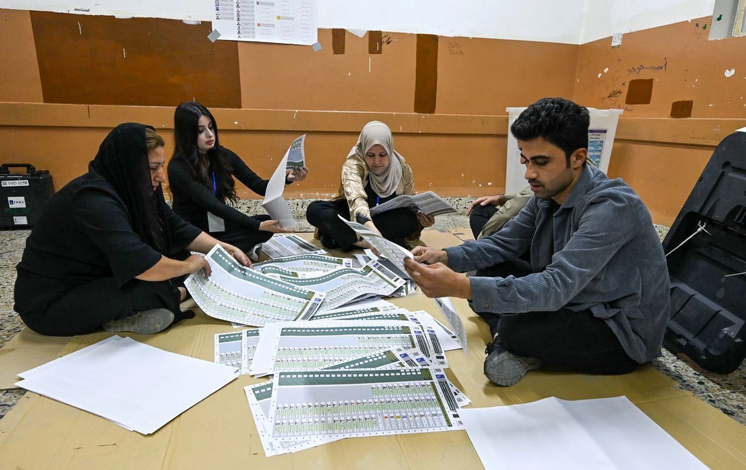 جیاکردنەوەی دەنگەکان لە هەڵبژاردنی پەرلەمانی عێراق. وێنە: بڵند تاهیر - رووداو