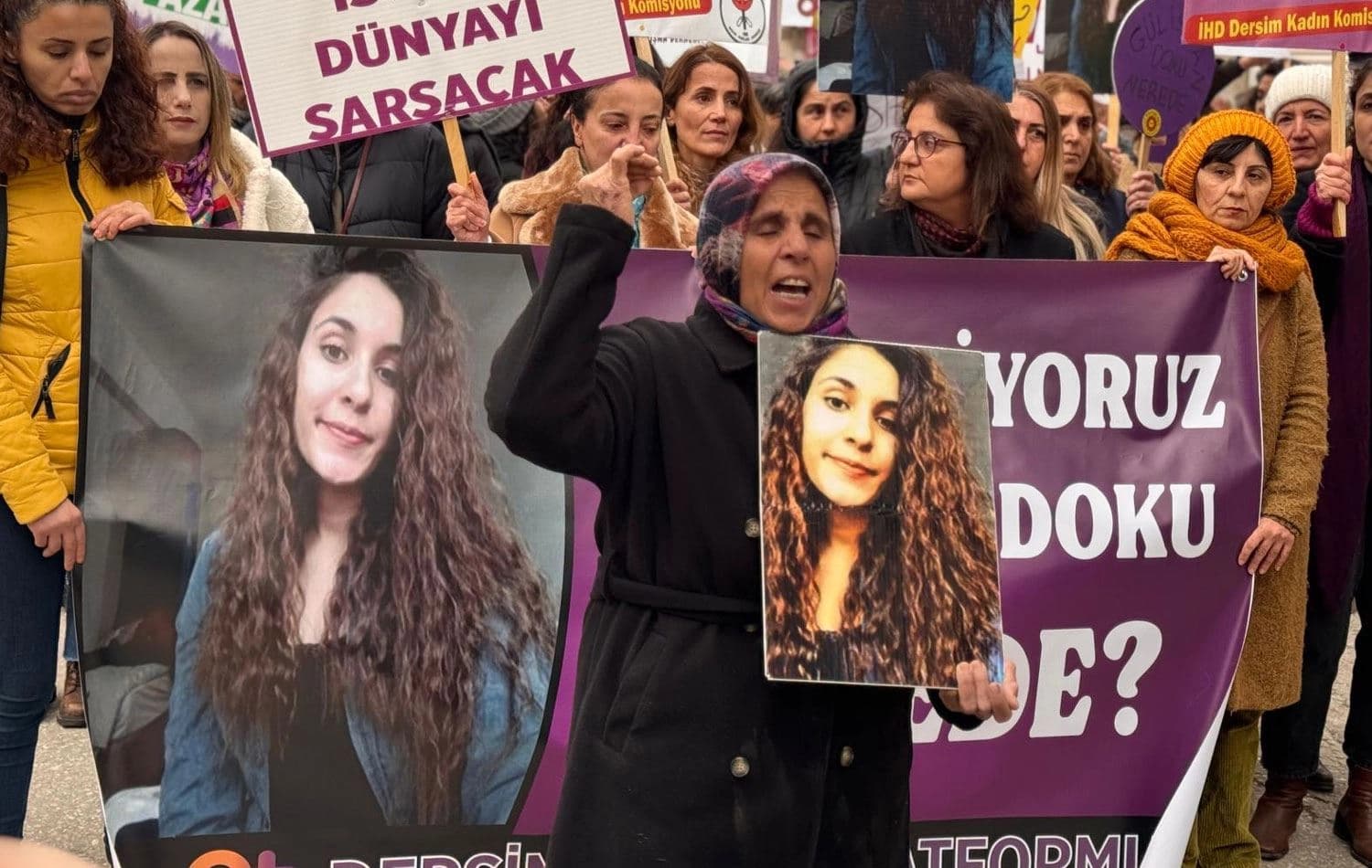 Doku Ailesi'nin Dersim'de katıldıkları bir eylemden kare. / Foto: Rûdaw