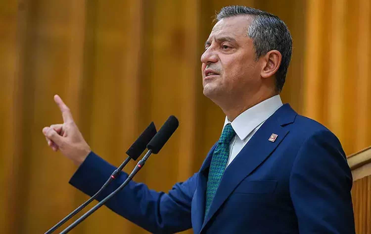ئۆزگور ئۆزەل، سەرۆکی پارتی گەلی کۆماری (جەهەپە).