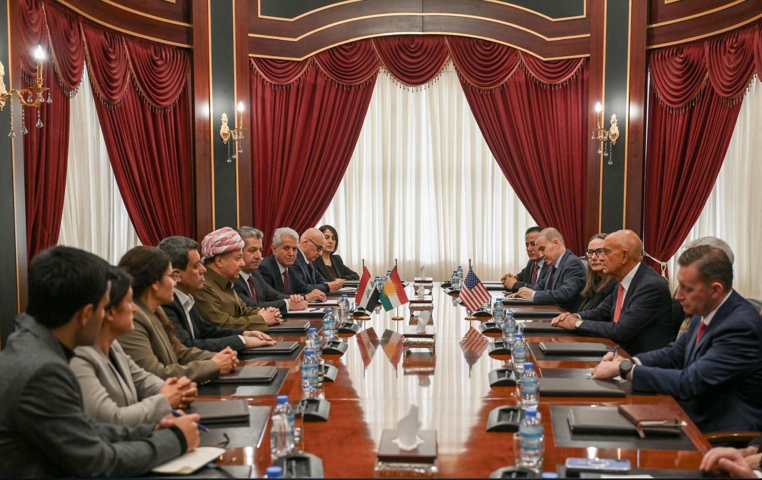 Serok Barzanî, Tom Barrack, Mezlûm Ebdî û ENKS civiyan / Wêne: Baregeha Barzani
