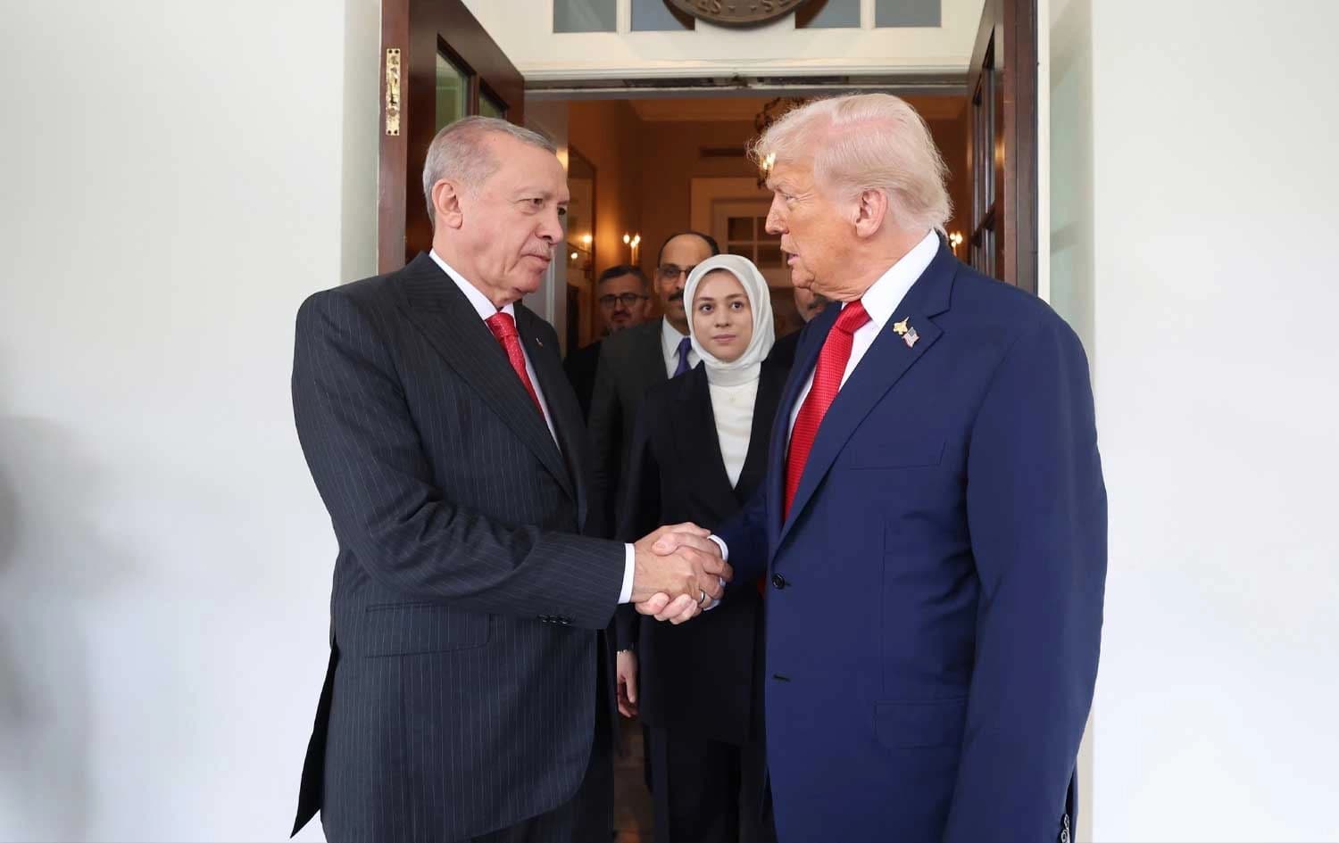 Turkish President Recep Tayyip Erdogan shakes hands with US President Donald Trump as he departs the White House on September 25, 2025. File photo: AA