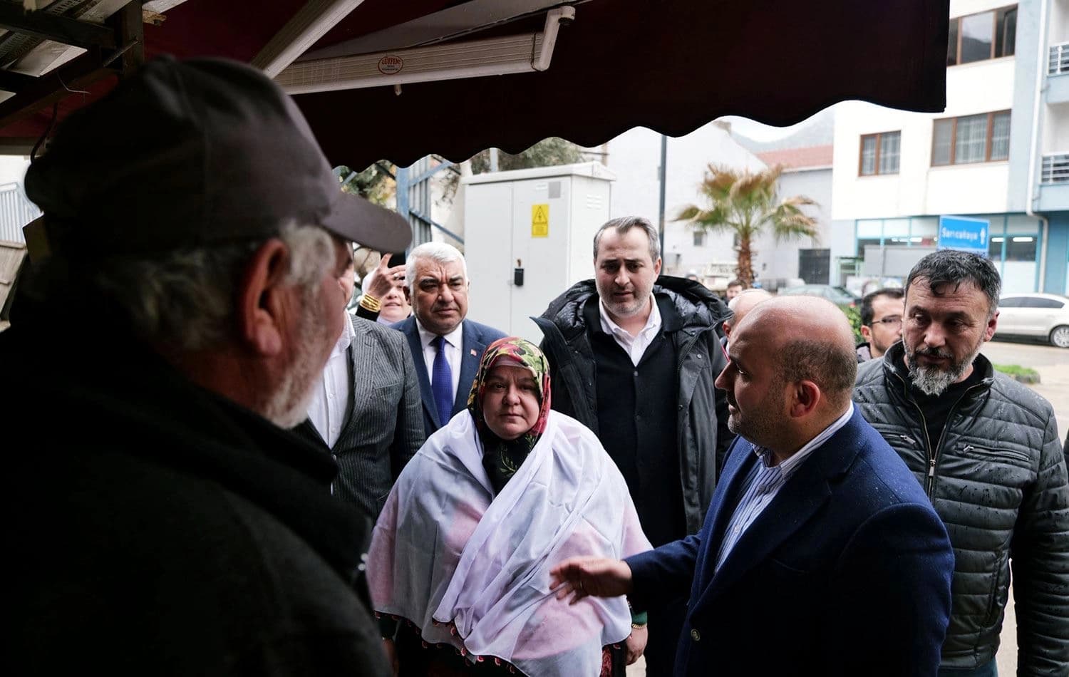 Mihalgazi Belediye Başkanı Zeynep Güneş (ortada). / Foto: AA