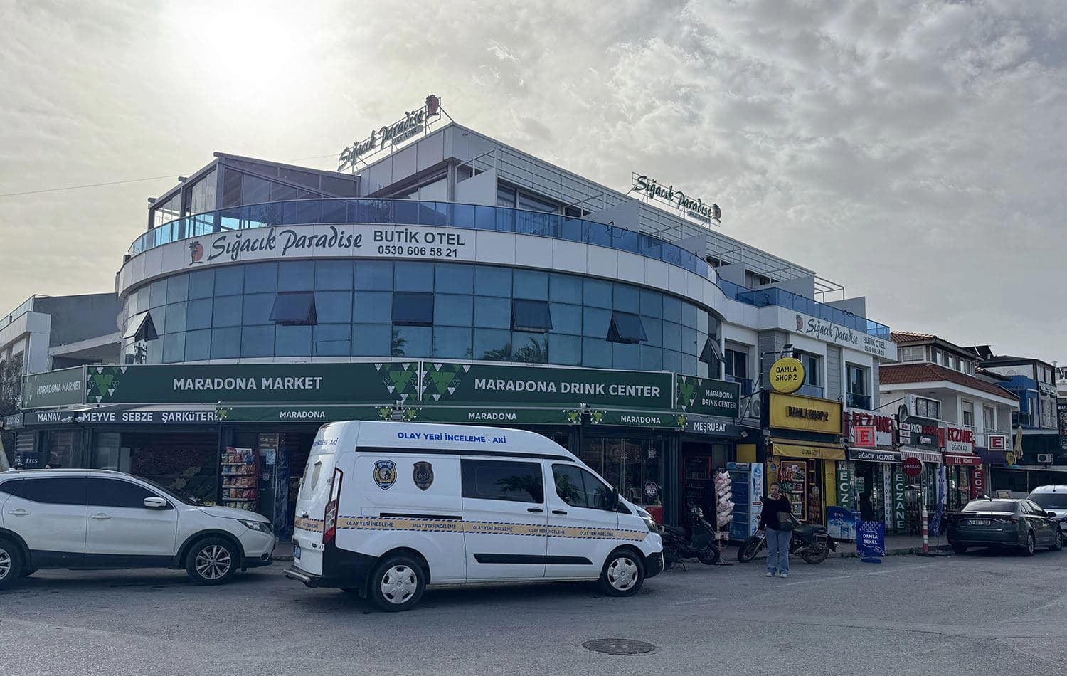 Yangın çıkan otel. / Foto: AA