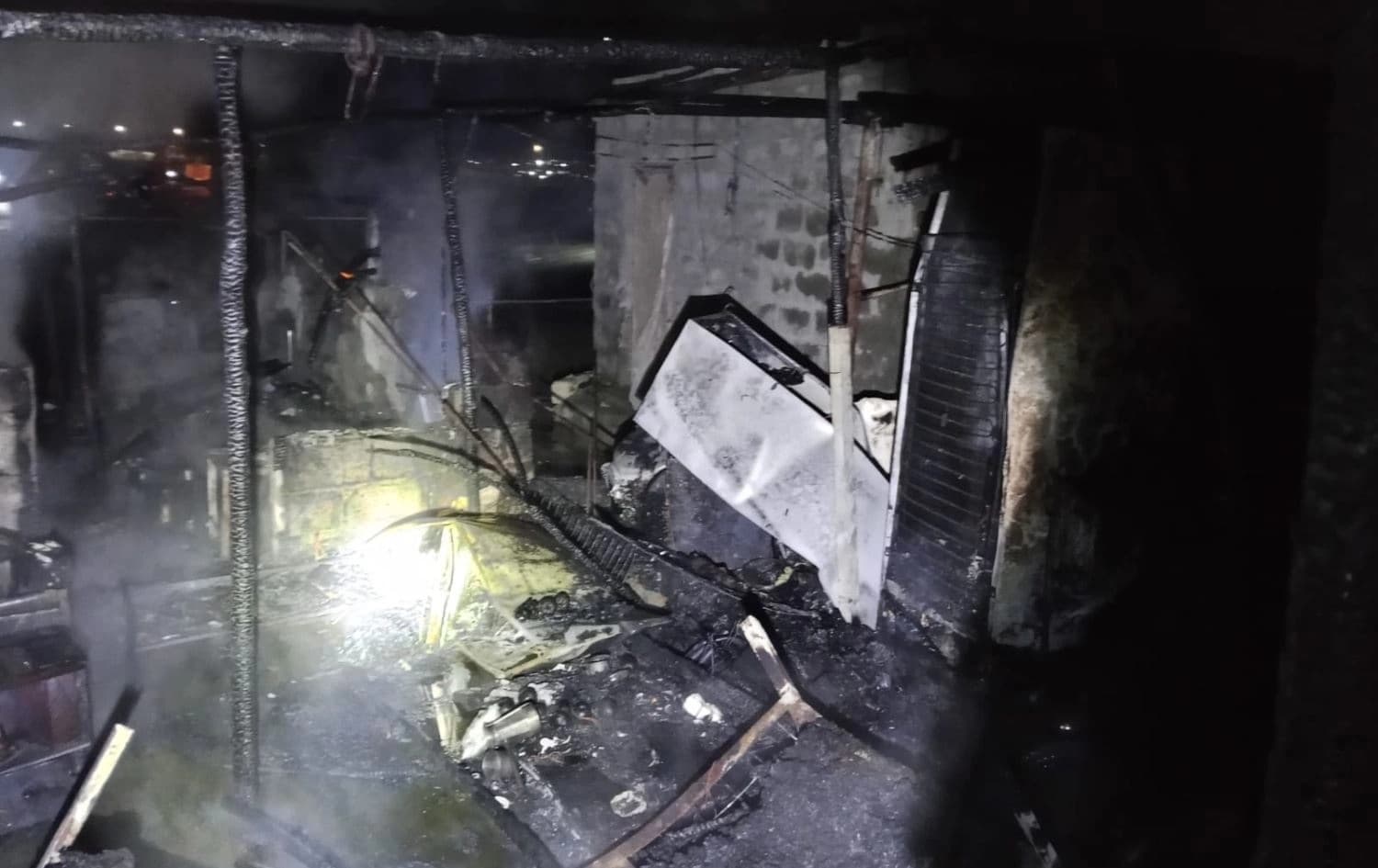 Foto: Şengalli Ezidi Kürtlerin barındığı Bajed Kandala Kampı'nda çıkan yangın