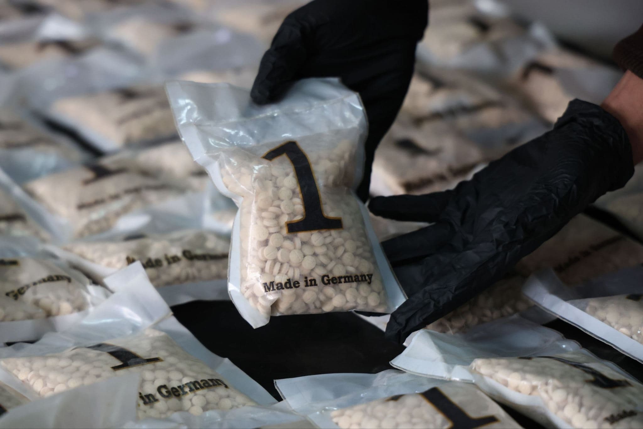 The image shows Captagon pills seized on Wednesday, February 18, 2026, during a joint operation conducted by Iraqi and Syrian authorities in the city of Homs, central Syria. Photo: Syria’s interior ministry