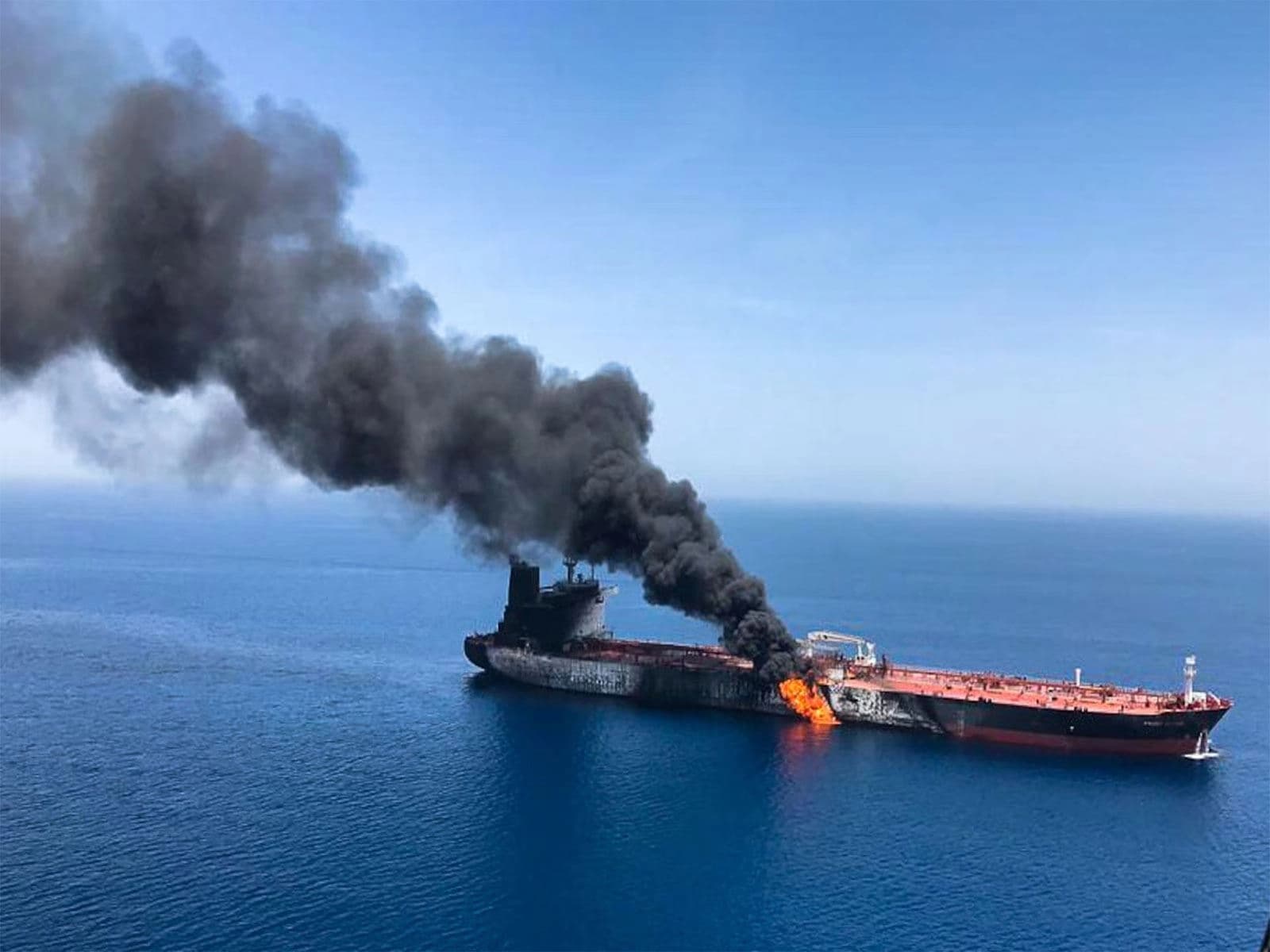 Foto: Umman açıklarında bir petrol tankeri vuruldu. (Temsili fotoğraf / Reuters arşivi)