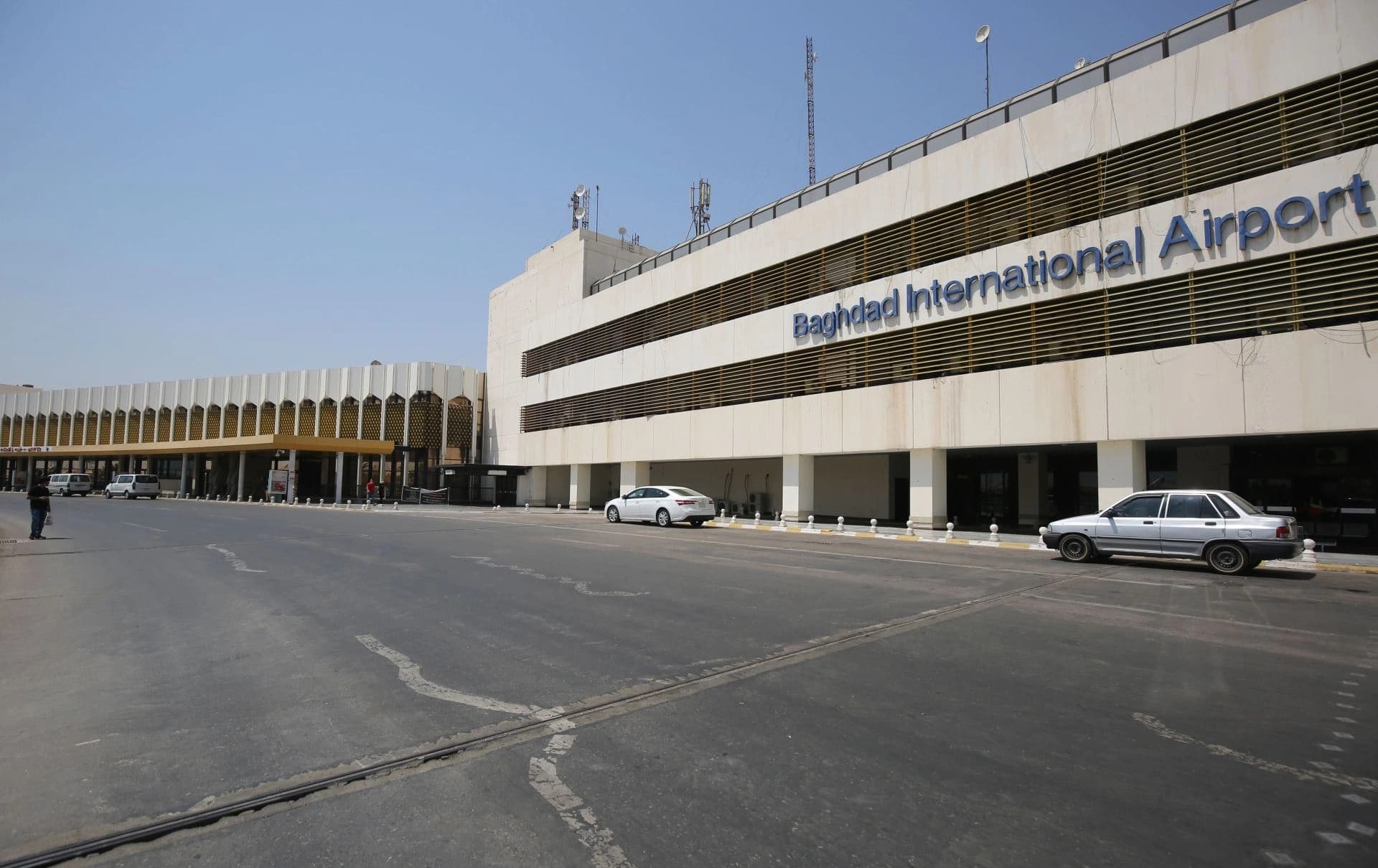 فڕۆکەخانەی بەغدا. بنکەی ڤیکتۆریا لەنێو ئەم فڕۆکەخانەیە
