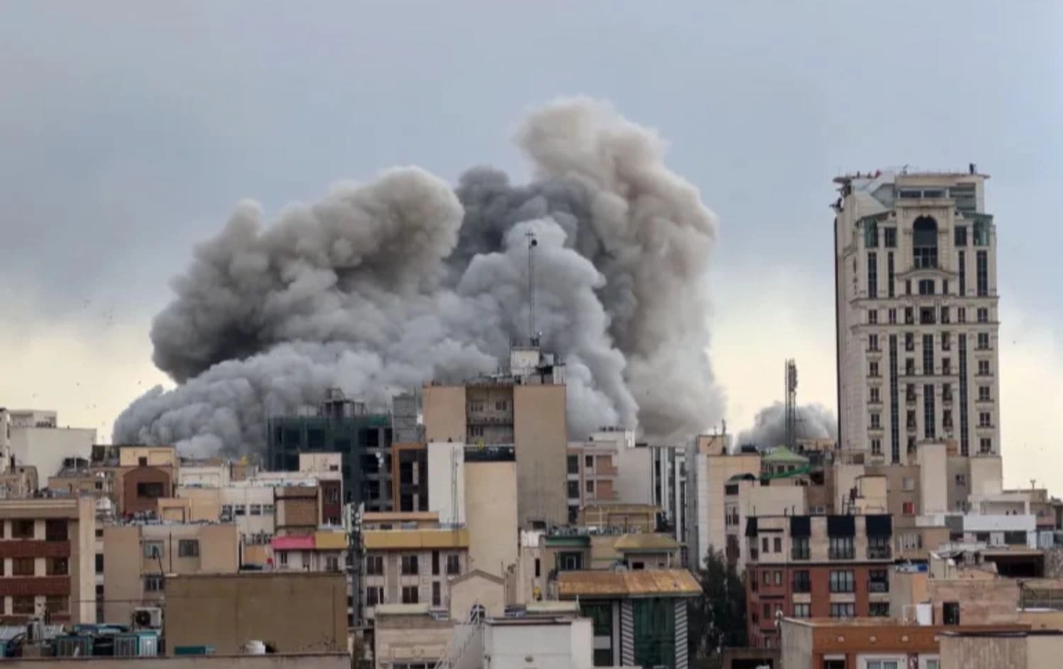 Wêneyê bombebarana Tehranê\ Wêne: AP