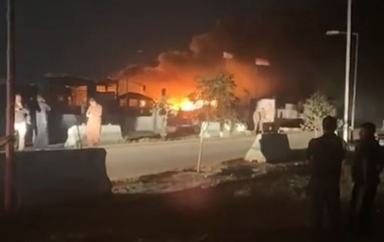 دیمەنی ساتی بۆردوومانی بارەگایەکی حەشدی شەعبی لە ئەنبار