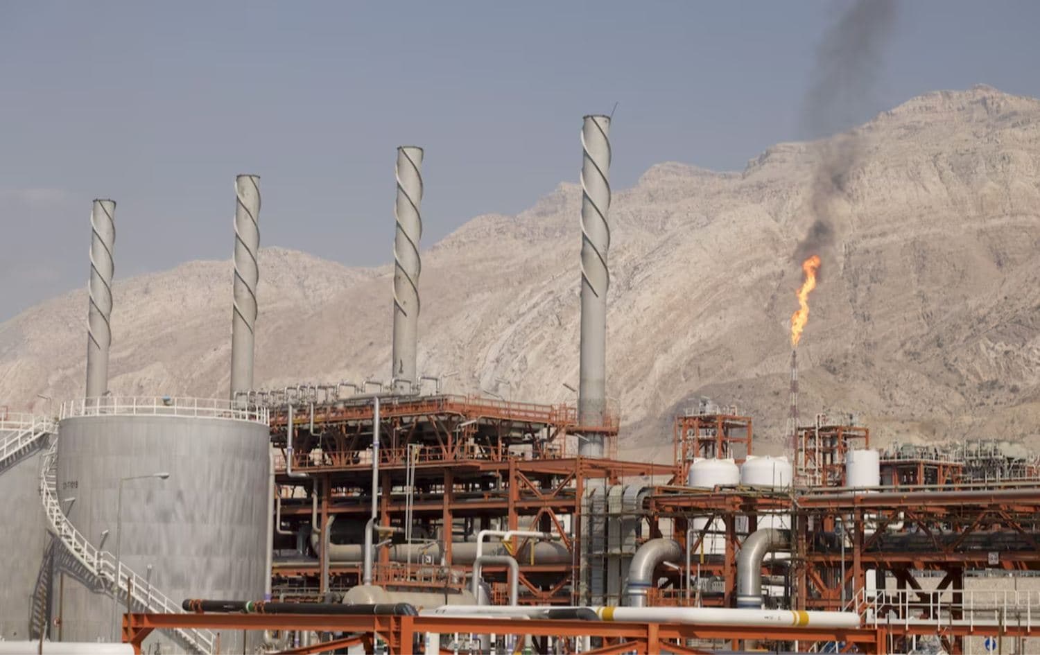 بەشێک لە پاڵاوگەکانی پارسی باشوور لە ئێران. وێنە: Reuters