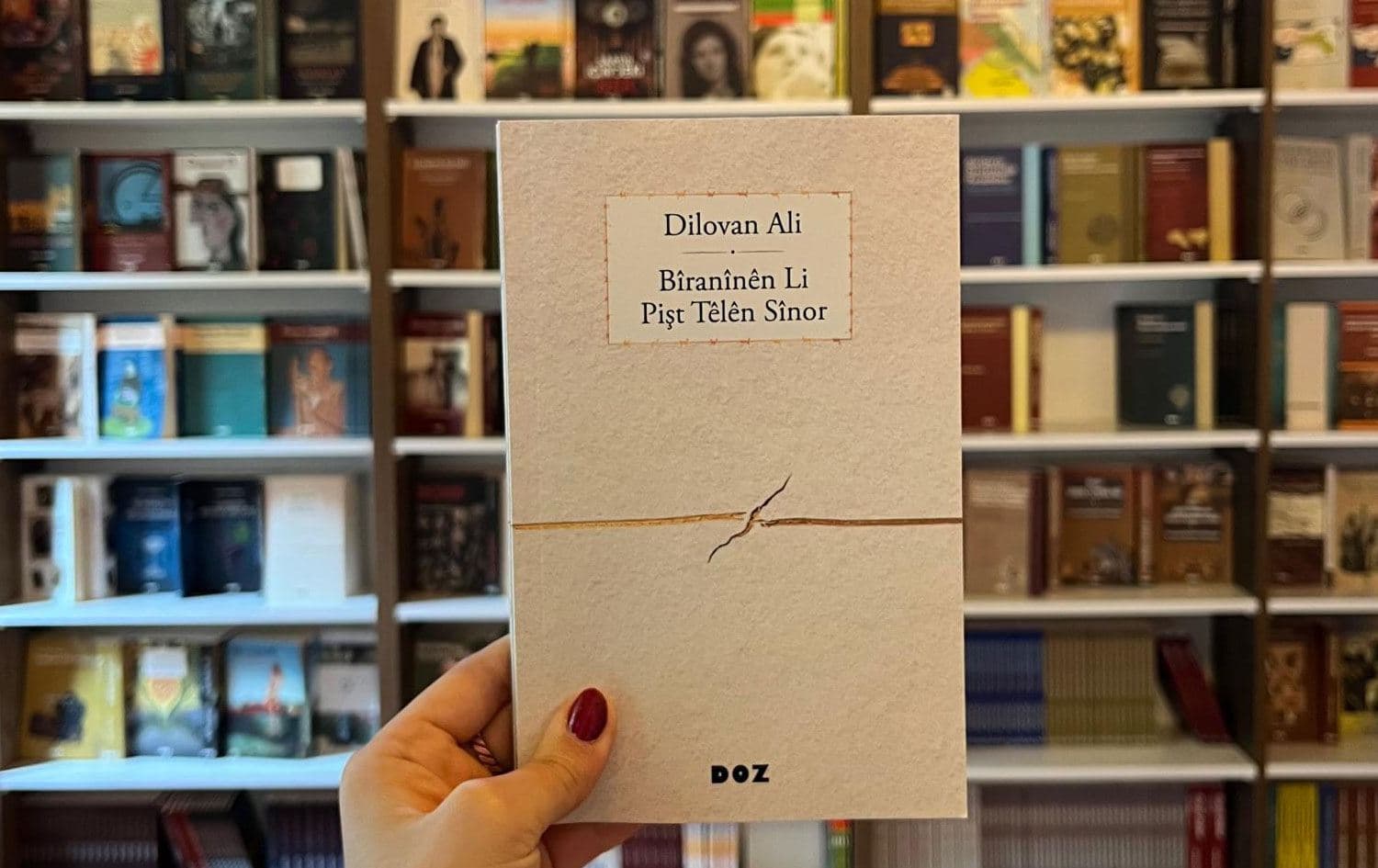 Bîranînên Li Pişt Têlên Sînor / Wêne: Weşanên DOZê