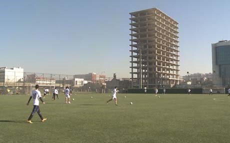 هەڵبژاردەی کوردستان لەگەڵ پاڵەوانی جامی کۆنیفا یاریی دەکات