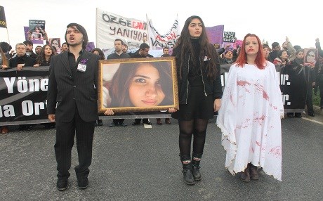Özgecan yürüyüşünde Kürtçe slogan yasağı
