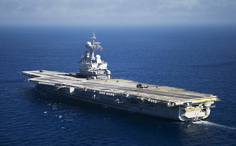 Fransa li dijî DAIŞê keştiya şer bikar tîne