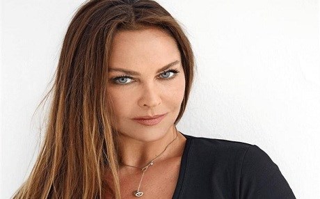 Hulya Avşar navê xwe yê rastî diyar kir