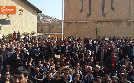 Rojhilat- Mamosta ji ber kêmbûna mûçe daketin kolanan