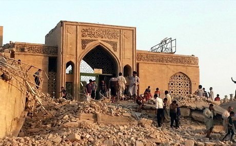 Uçaklar türbe bombacısını vurdu!