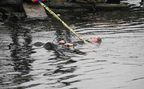 Sahilde kadın cesedi