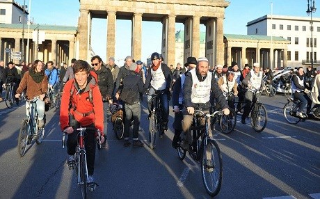 Haham, imam ve bisiklet!