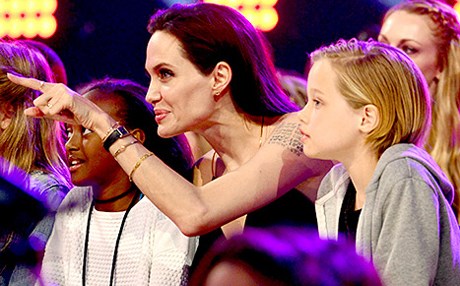 ئەنجێلینا جولی، ئەستێرەو ئەکتەری بەناوبانگی ئەمەریکی