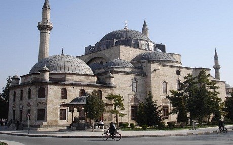 Aydınlar: Camileri ikamete açın!