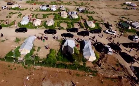 Barzanî û Ebadî di nav kampa penaberan de