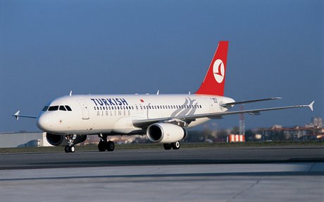 Turkish Airlines plane returns to Istanbul in third bomb scare in weeks
